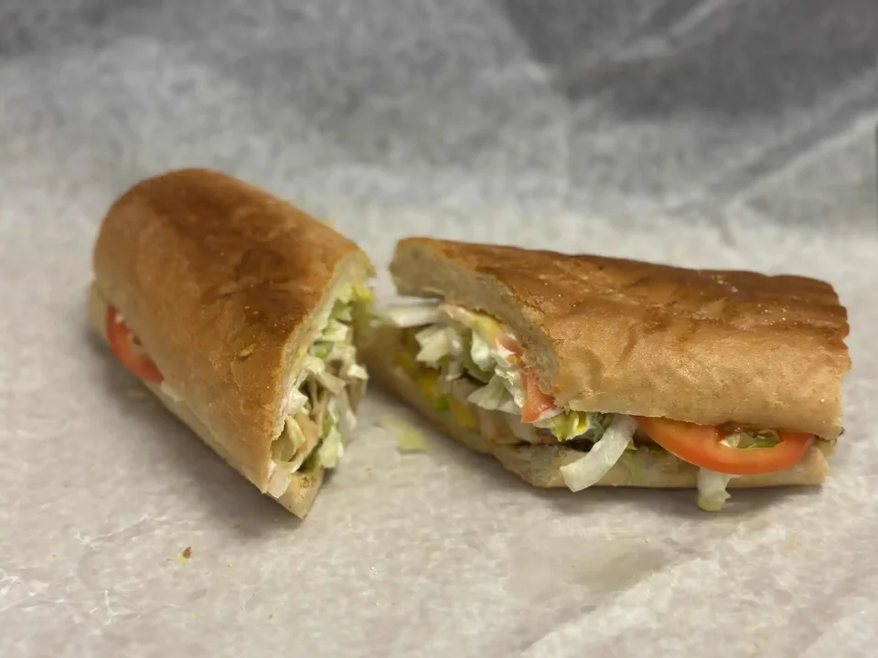 Chicken Avocado - Fresh chicken sandwich with creamy avocado