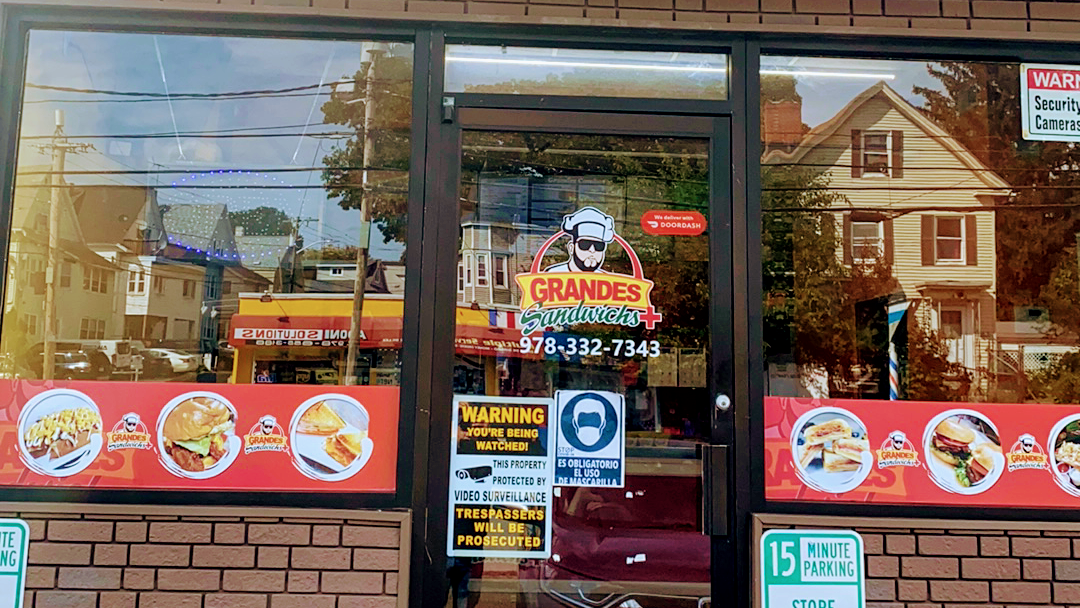 Grandes Sandwich Plus Storefront